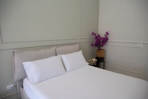 2 bedrooms, iron/ironing board, Internet, bed sheets