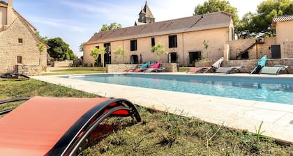 Barn La Roca Masia - Les Tournesols, swimming pool, garden, 3 bedrooms 6/8 people