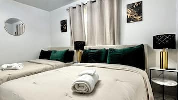 4 bedrooms, iron/ironing board, WiFi, bed sheets