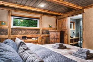 Een strijkplank/strijkijzer, gratis wifi, beddengoed