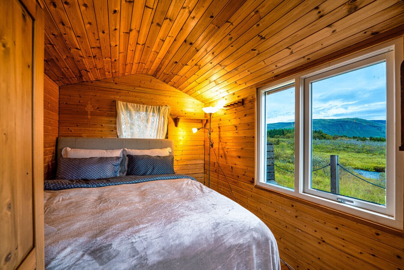 Bügeleisen/Bügelbrett, kostenloses WLAN, Bettwäsche