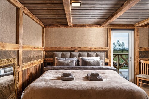 Riverside Cabin | Hot Tub, Fishing & Relaxing Escape