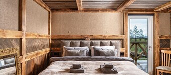 Riverside Cabin | Hot Tub, Fishing & Relaxing Escape