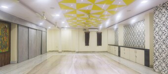 Super Townhouse Jabalpur Railway