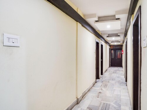 Super Townhouse Jabalpur Railway