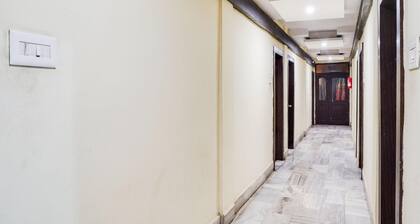 Super Townhouse Jabalpur Railway