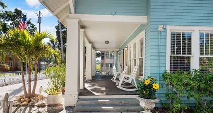 Beautiful Bayside Bungalow 10 min to Beach