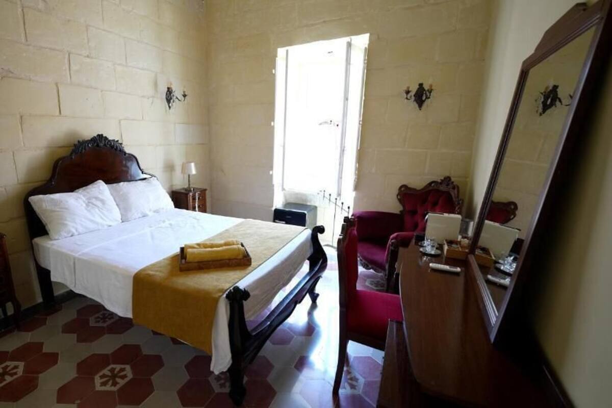 Deluxe Double Room, City View | Blackout drapes, iron/ironing board (on request), WiFi (free)