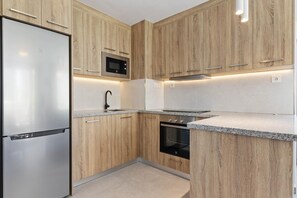 Apartment | Private kitchen - Stylish Stay in Playamar, Torremolinos (Torremolinos)