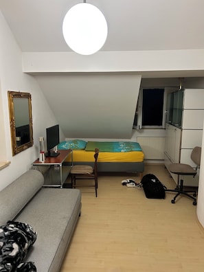 Bügeleisen/Bügelbrett, WLAN, Bettwäsche