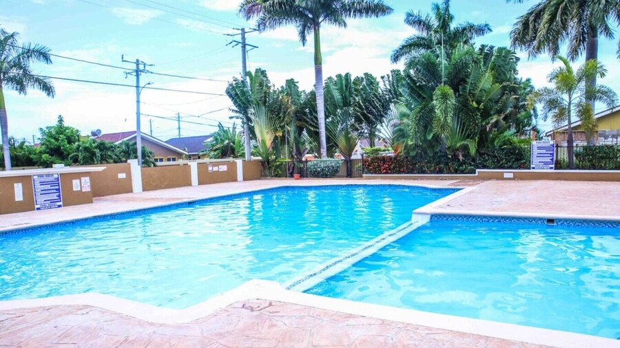 3BR Villa in Drax Hall Country Club