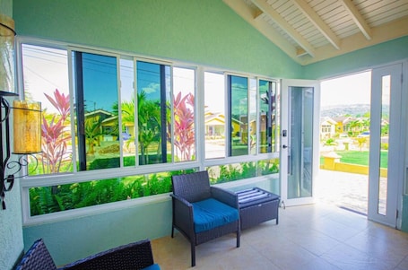 Fachada. 3BR Villa in Drax Hall Country Club