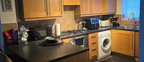 電子レンジ、オーブン、コンロ、食器洗い機