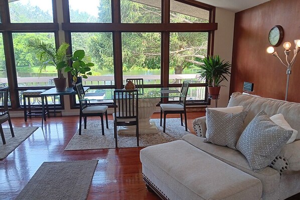 TV connectée, cheminée