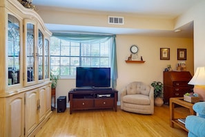 2 bedrooms, Internet