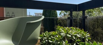 Your home away from home 冀 A stone's throw from the sea and park 