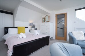 1 bedroom, iron/ironing board, travel cot, free WiFi