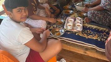 Dagelijks continentaal ontbijt inbegrepen