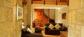 Smiddy Lodge - Sleeps 2 - sleeps 2 guests  in 1 bedroom
