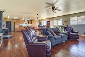 House (2 Bedrooms) | Interior