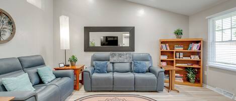 Apartment (2 Bedrooms) | Front of property