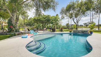 Apartment (0 Bedroom) | Front of property