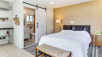 Apartment (0 Bedroom) | Interior