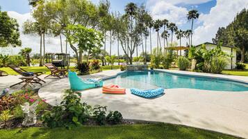 Apartment (0 Bedroom) | Interior