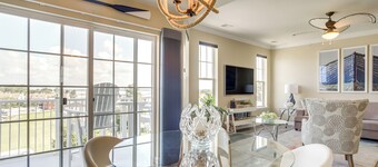 Walkable Condo w/ Drawbridge Views in Cambridge