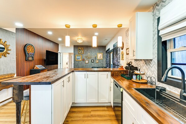 House (2 Bedrooms) | Interior