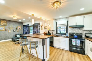 House (2 Bedrooms) | Front of property - Weekend Getaway in Cornelius: Walk to Dining! (Cornelius)