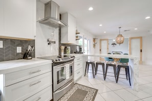 House (3 Bedrooms) | Interior