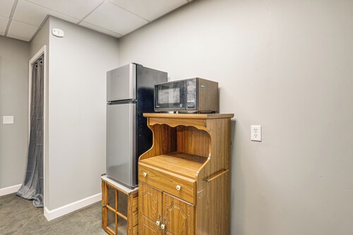 Shared Outdoor Space: Quaint Studio in Fredonia