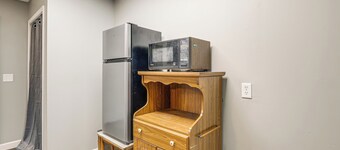 Shared Outdoor Space: Quaint Studio in Fredonia