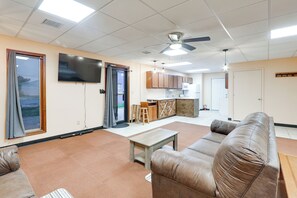 Apartment (0 Bedroom) | Interior