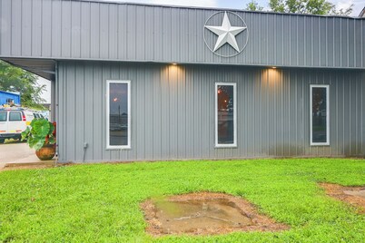 Cozy Studio in Fredonia w/ Shared Outdoor Space!