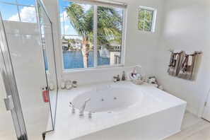 Interior - 3 Mi to Main St Tracy: Homey Retreat w/ Game Room! (Tracy)
