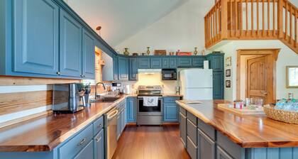 Lake & Mountain Views: Rockwood Cabin on 8 Acres