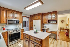 House (4 Bedrooms) | Interior - Family Getaway in Bristol Near Trails & Parks! (Bristol)