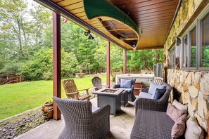 House (4 Bedrooms) | Interior - Beech Mt Lakefront Gem! Hot Tub, Kayaks, Billiards (Drums)