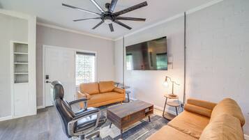 Apartment (2 Bedrooms) | Front of property