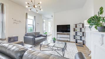 Rumah (3 Bedrooms) | Bagian depan properti