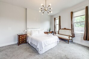 House (3 Bedrooms) | Interior - Game Days, Grubs & More: Updated Cincinnati Home! (Cincinnati)