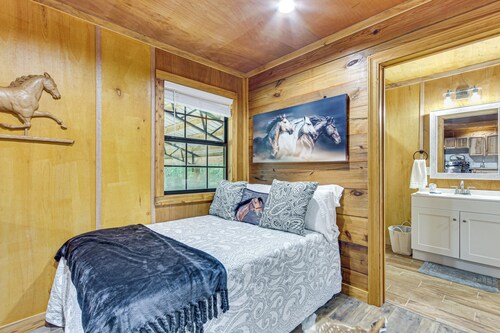 Hunt, Fish & Explore: Tranquil Hideaway in Folsom!