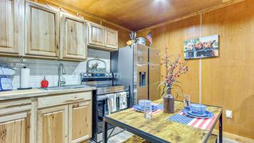 Apartment (0 Bedroom) | Interior