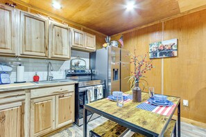 Apartment (0 Bedroom) | Bahagian dalam