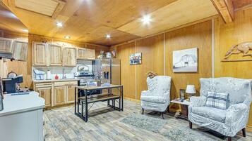 Apartment (0 Bedroom) | Interior