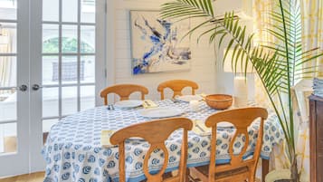 Cottage (2 Bedrooms) | Interior