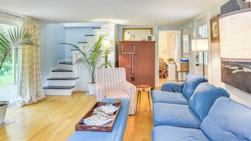 Cottage (2 Bedrooms) | Interior