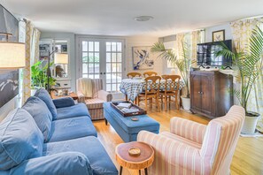 Cottage (2 Bedrooms) | Interior